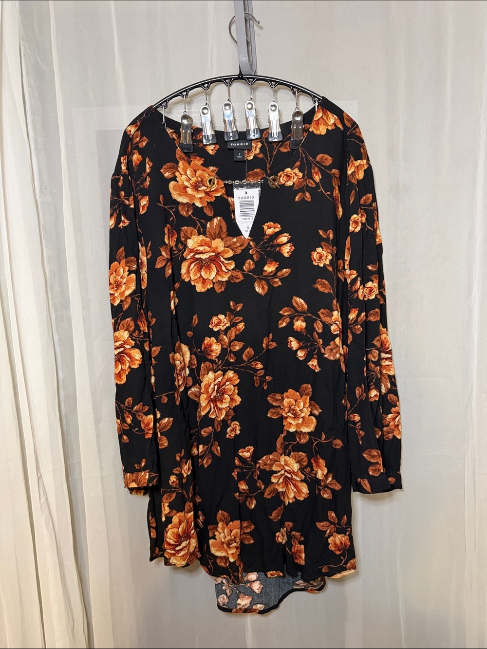 Torrid Black Floral Long Sleeve V-Neck Tunic
